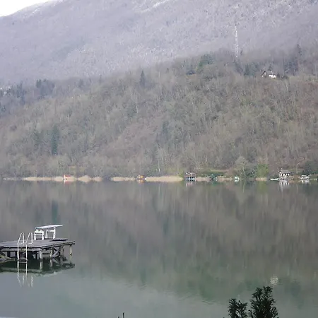 Les Sirenes Lepin-le-Lac